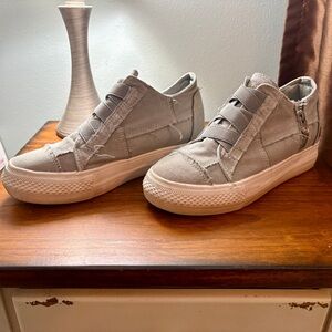 Blowfish Sneakers in Light Gray
